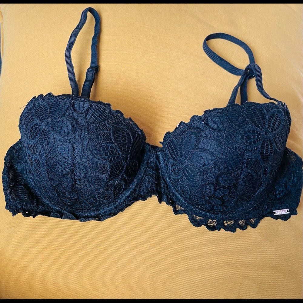 VS Pink bra barely used like new